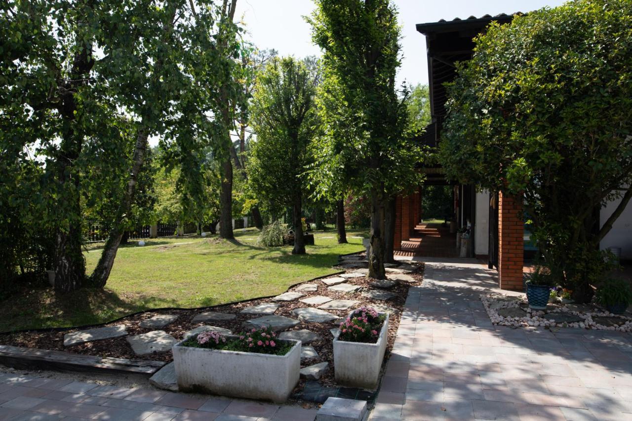 Villa De Alberti Vergiate Exterior foto